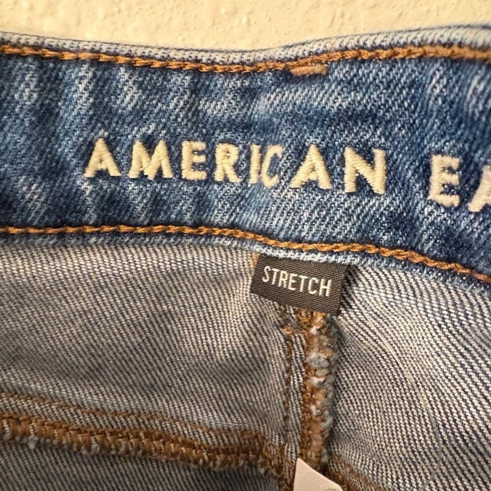 American Eagle Denim Mom Short New With Tags size 6 - Picture 3 of 8